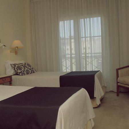 בואנוס איירס Howard Johnson Hotel 9 De Julio Avenue מראה חיצוני תמונה