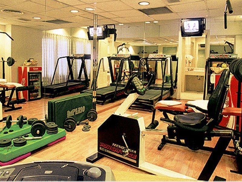 בואנוס איירס Howard Johnson Hotel 9 De Julio Avenue מראה חיצוני תמונה