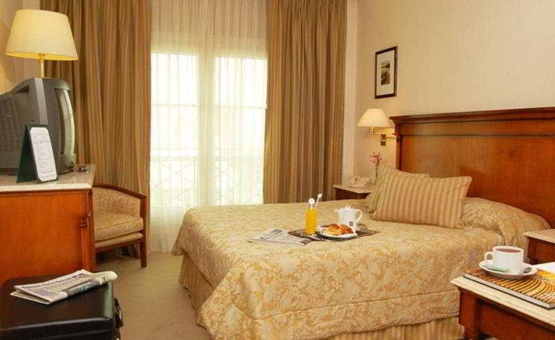 בואנוס איירס Howard Johnson Hotel 9 De Julio Avenue חדר תמונה