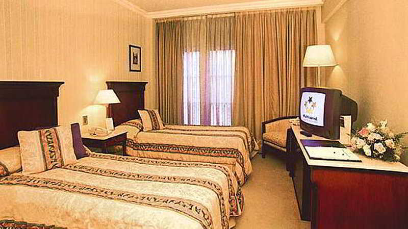 בואנוס איירס Howard Johnson Hotel 9 De Julio Avenue מראה חיצוני תמונה