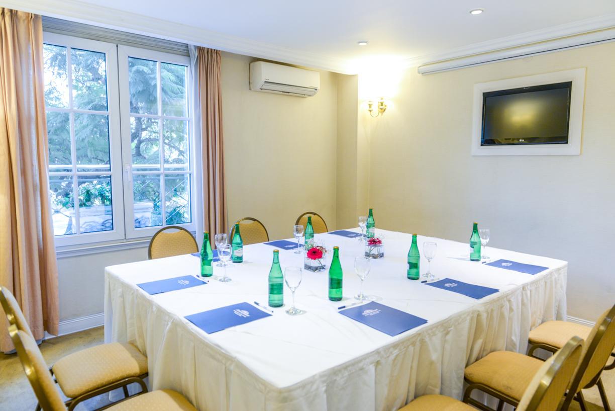 בואנוס איירס Howard Johnson Hotel 9 De Julio Avenue מראה חיצוני תמונה