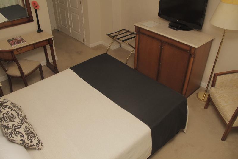 בואנוס איירס Howard Johnson Hotel 9 De Julio Avenue מראה חיצוני תמונה